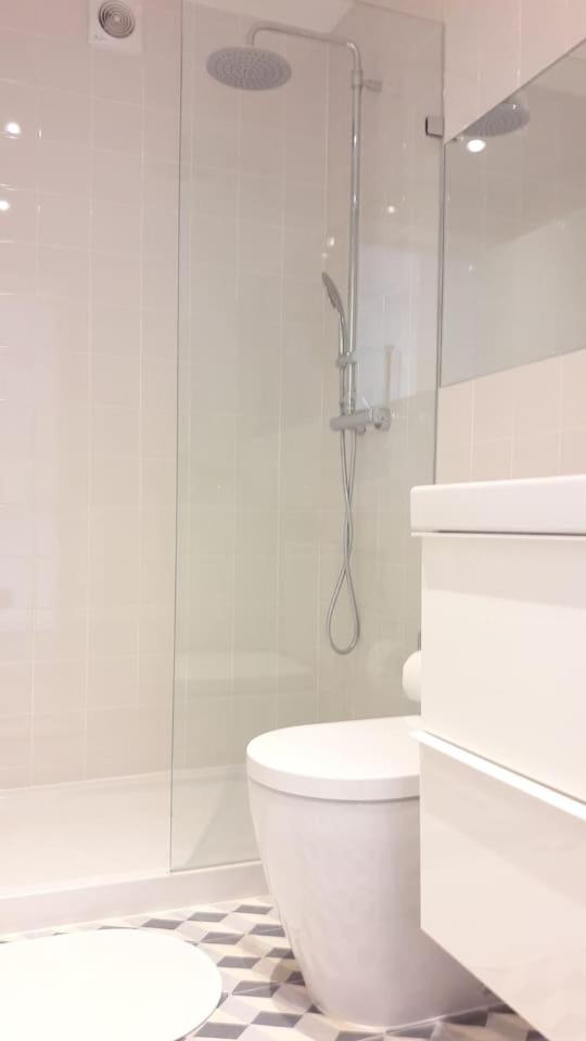 리스본 Modern Cosy Flat With Terrace In Campo De Ourique. 아파트 외부 사진